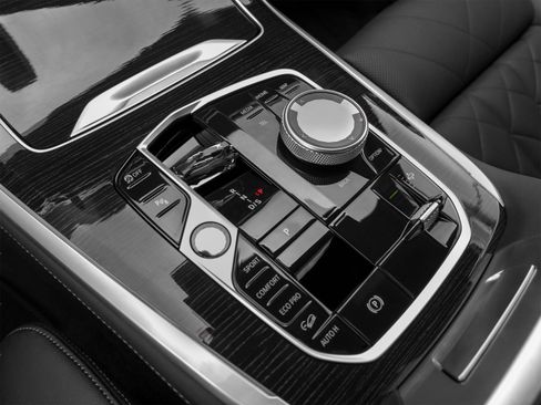 Used 2024 BMW X7 xDrive40i w/ Executive Package AWD/4WD image 16