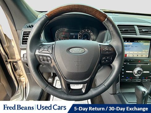 Used 2017 Ford Explorer Platinum AWD/4WD image 14