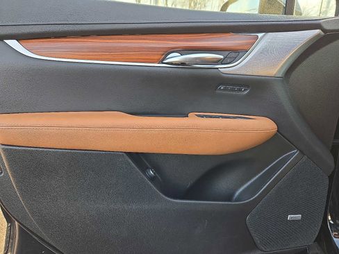 Used 2021 Cadillac XT5 Premium Luxury image 11