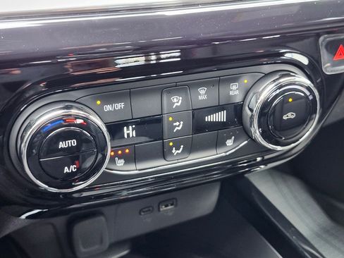 New 2026 Chevrolet Trax RS w/ Sunroof Package image 21