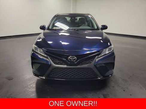 Used 2020 Toyota Camry SE FWD image 2
