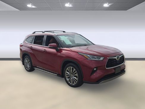 Used 2022 Toyota Highlander Platinum image 7