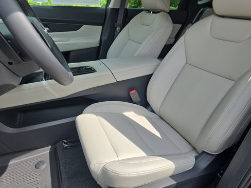 New 2025 Nissan Murano SV image 15