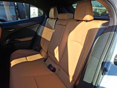 Used 2023 Lexus UX 250h AWD w/ Premium Package image 8