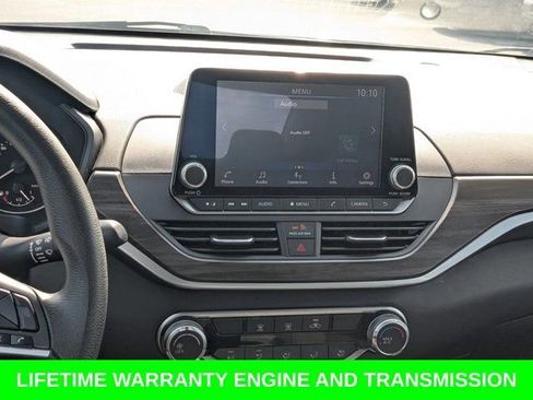 Used 2024 Nissan Altima 2.5 SV FWD image 16