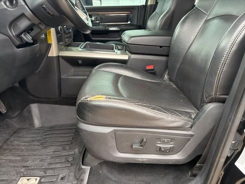 Used 2014 RAM 2500 Laramie w/ Black Appearance Group image 18