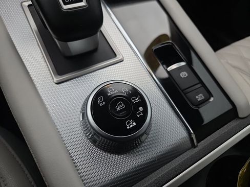 Used 2024 Mitsubishi Outlander SEL image 39