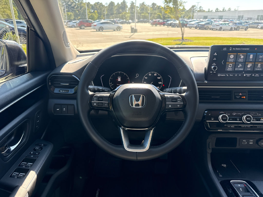 Certified 2025 Honda Pilot Touring image 21