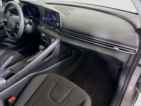 Used 2022 Hyundai Elantra SEL image 30