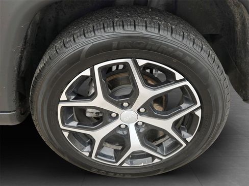 Used 2024 Jeep Compass Limited image 33