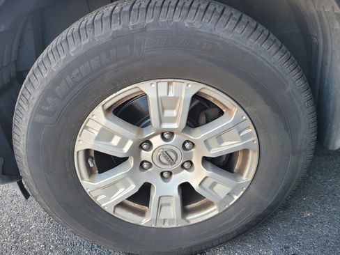 Used 2019 Nissan Titan SV RWD image 9