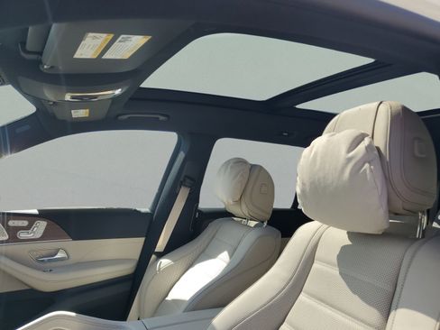Certified 2026 Mercedes-Benz GLS 580 4MATIC image 11