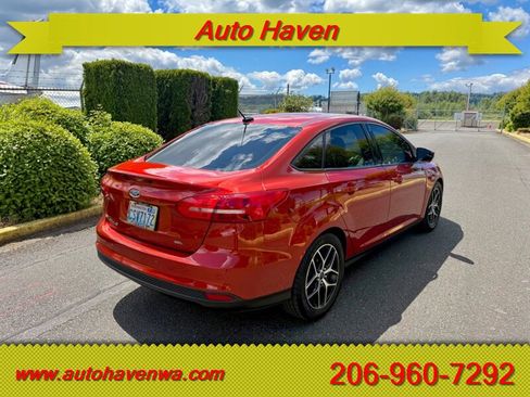 Used 2018 Ford Focus SEL FWD image 5