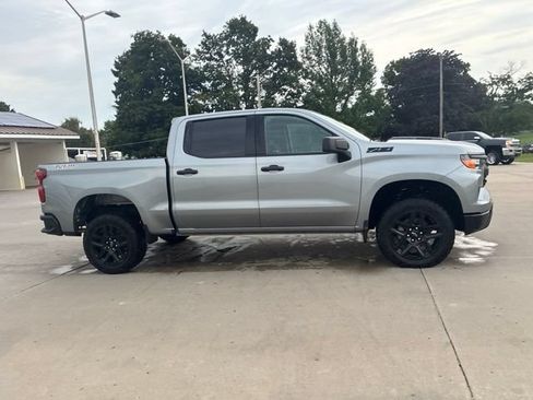 Used 2024 Chevrolet Silverado 1500 Custom Trail Boss w/ LPO, Dark Essentials Package AWD/4WD image 7
