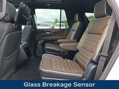 Used 2025 GMC Yukon Denali Ultimate AWD/4WD image 18