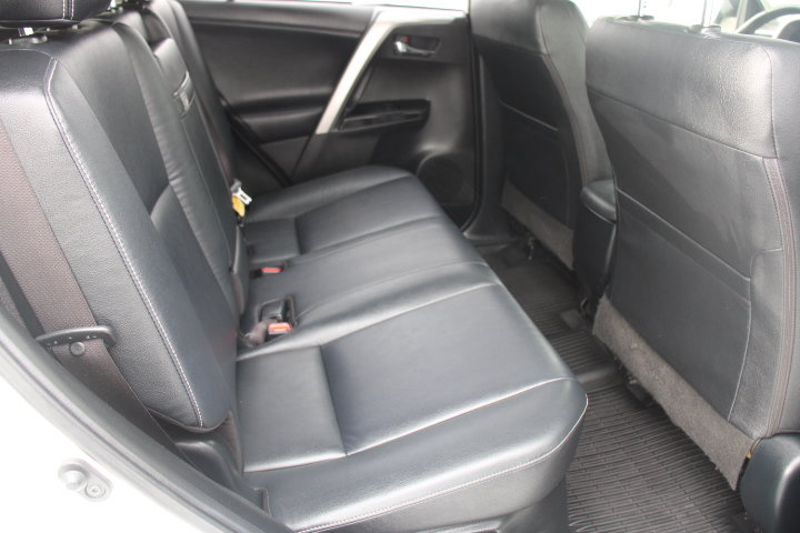 Used 2017 Toyota RAV4 Limited w/ Advanced Technology Package AWD/4WD image 18