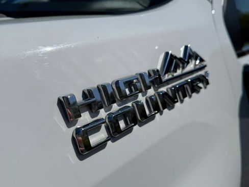 Used 2022 Chevrolet Silverado 2500 High Country w/ LPO, Dark Essentials Package AWD/4WD image 13