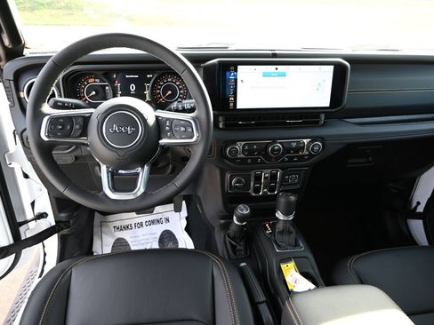 New 2025 Jeep Wrangler Unlimited Sahara AWD/4WD image 18