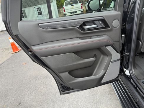 New 2026 GMC Yukon AT4 Ultimate w/ LPO, Illumination Package image 18