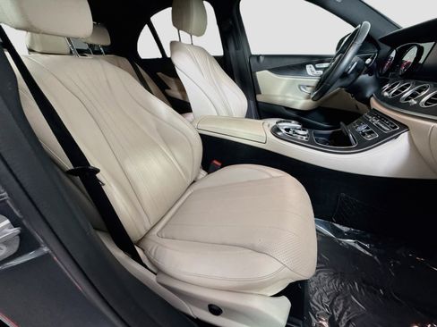 Used 2018 Mercedes-Benz E 300 w/ Premium 3 Package (Q03) image 29