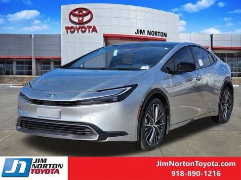 New 2026 Toyota Prius XLE image 2