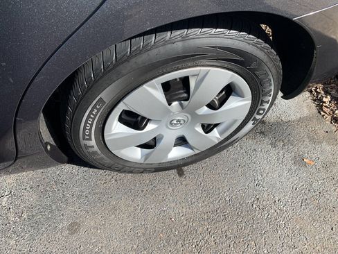 Used 2009 Toyota Camry LE FWD image 10