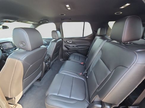Used 2023 Chevrolet Traverse LT AWD/4WD image 37