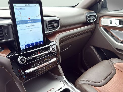 Used 2022 Ford Explorer King Ranch w/ Technology Package AWD/4WD image 19