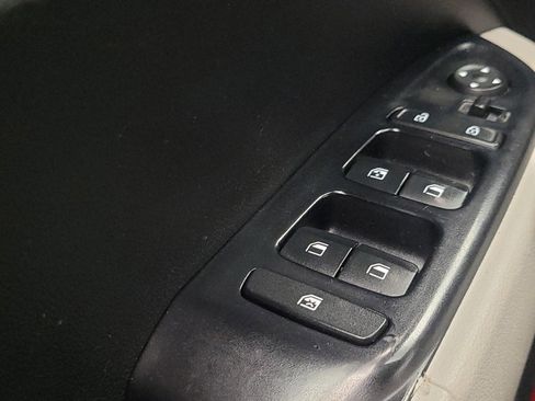 Used 2022 Hyundai Venue SEL FWD image 27