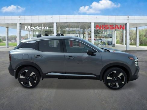 New 2026 Nissan Kicks SR w/ Cold Weather Package image 6