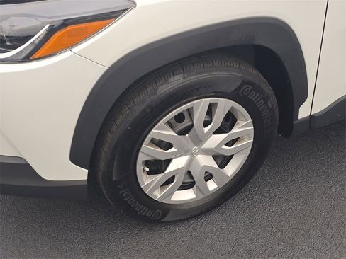 Used 2025 Toyota Corolla Cross L image 15