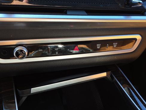 Certified 2024 BMW X5 xDrive40i w/ Premium Package image 37