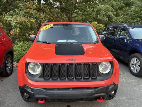Used 2017 Jeep Renegade Trailhawk AWD/4WD image 2