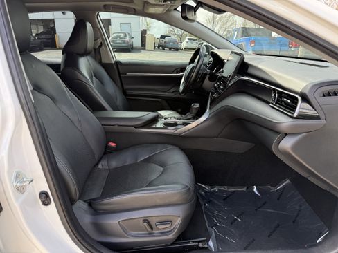 Used 2022 Toyota Camry XSE w/ Carpet Mat Package (TMS) image 29