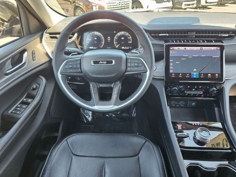 Used 2023 Jeep Grand Cherokee Limited w/ Luxury Tech Group II AWD/4WD image 30