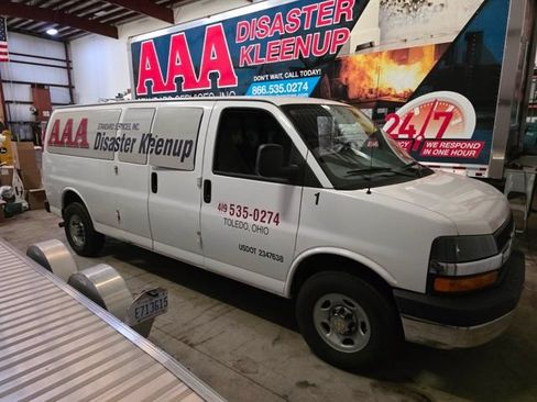 Used 2008 Chevrolet Express 3500 Extended Passenger w/ LT Preferred Equipment Group RWD image 4