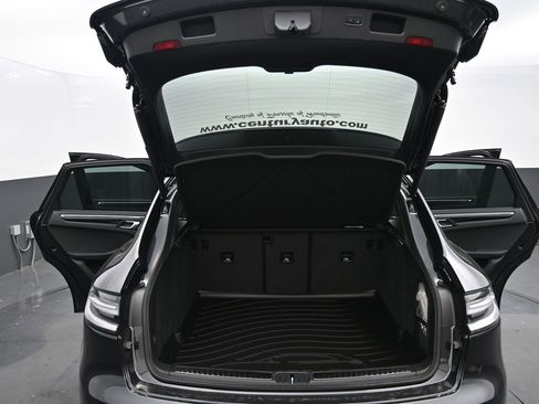 New 2025 Porsche Macan image 16