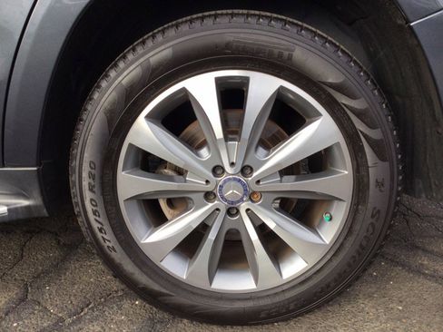 Used 2016 Mercedes-Benz GL 450 4MATIC image 32