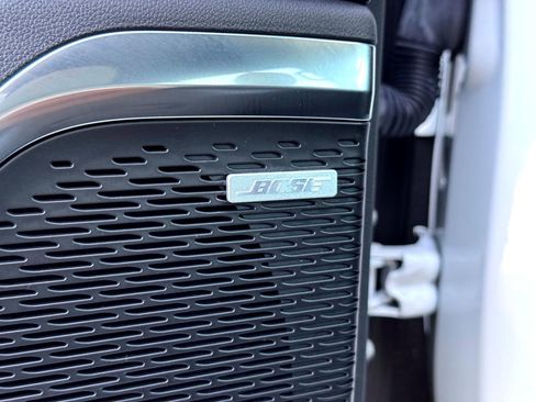 Used 2025 GMC Acadia Elevation image 15