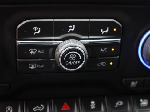 Used 2021 Chevrolet Silverado 1500 LTZ image 38