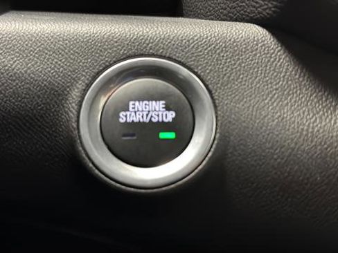 Used 2024 GMC Terrain SLE w/ Driver Convenience Package image 22