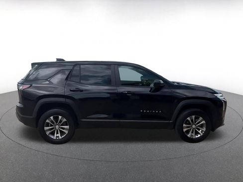 Used 2025 Chevrolet Equinox LT FWD image 16