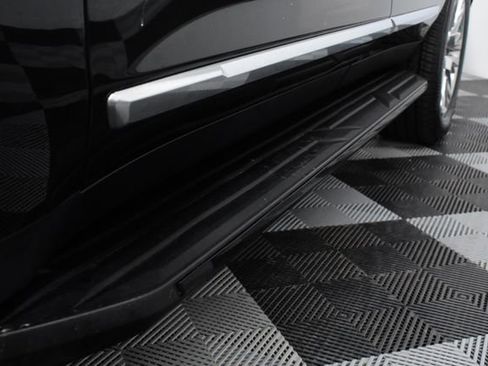 Used 2023 GMC Yukon Denali image 9