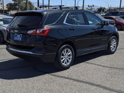 Used 2018 Chevrolet Equinox LT image 2