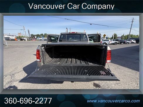 Used 2008 Nissan Titan SE AWD/4WD image 23