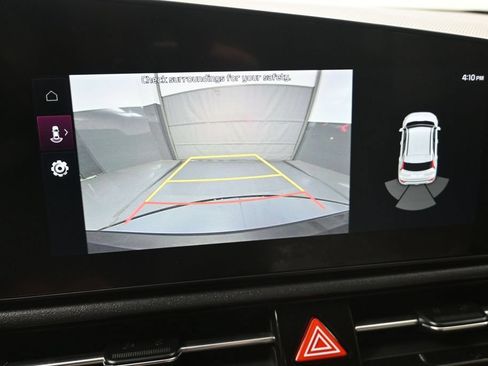 Certified 2023 Kia Niro EX Touring FWD image 19