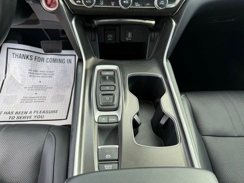 Used 2018 Honda Accord Touring image 18