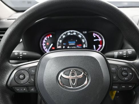 Used 2024 Toyota RAV4 LE AWD/4WD image 15