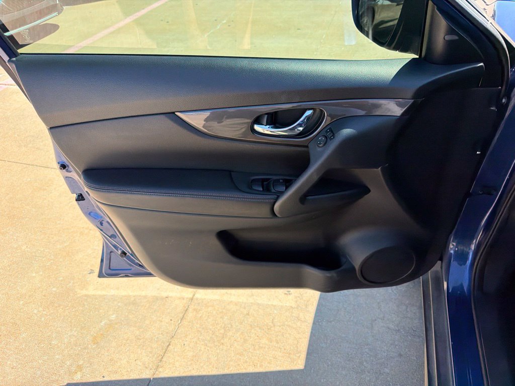 Used 2020 Nissan Rogue S w/ Special Edition Package AWD/4WD image 13