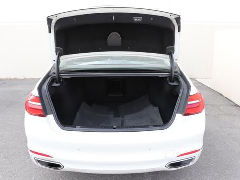 Used 2016 BMW 740i image 22